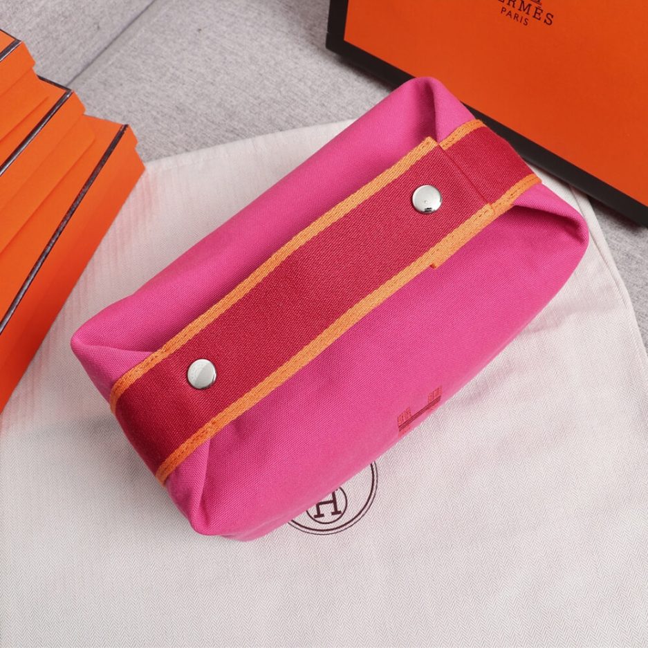 H**mes toiletery bag