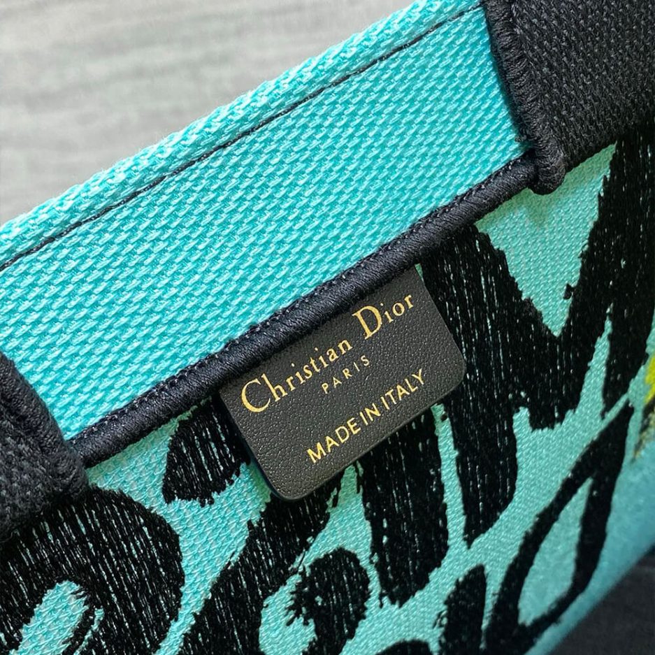 small D*or book tote