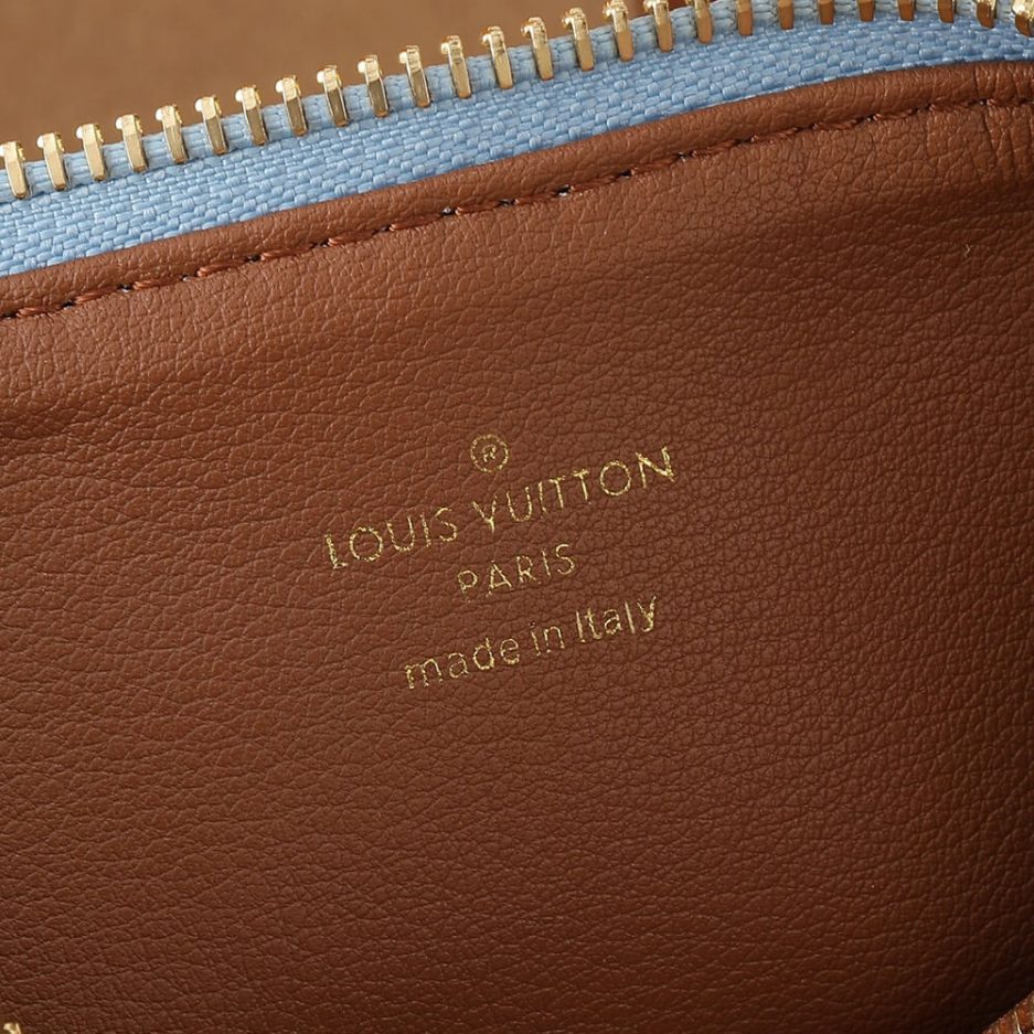 LV Coussin BB